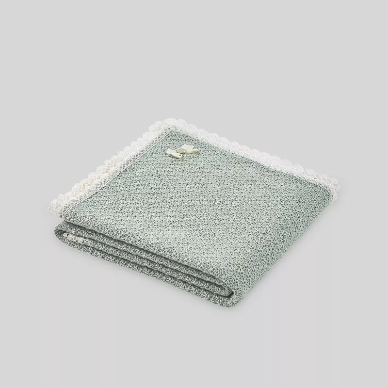 Paz Rodriguez Eira toquilla de renda com renda