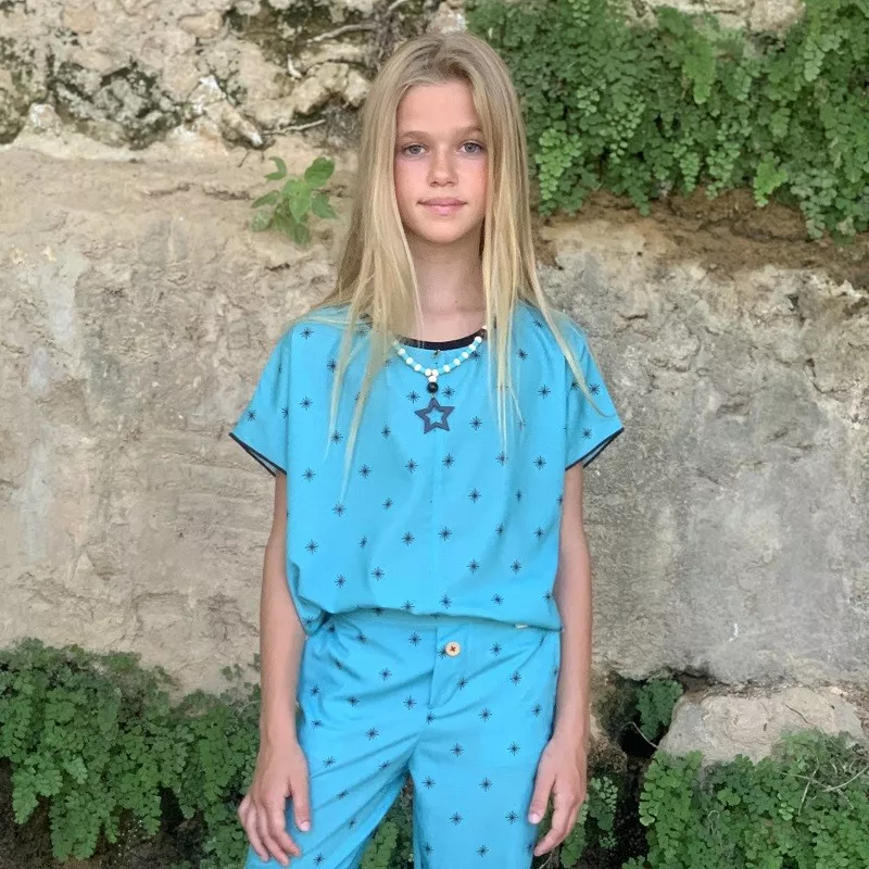 Blusa Pilar Batanero oversize stars