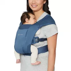 Porta-bebés Ergobaby Embrace Soft Air Mesh com conjunto de oferta