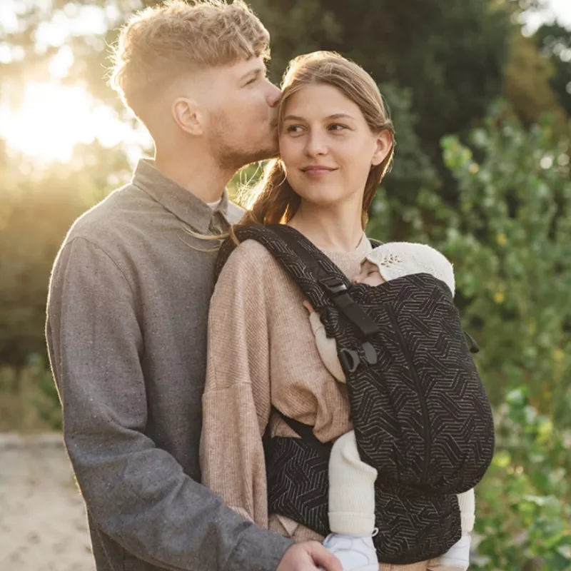 Porta-bebés Love & Carry ONE até 15kg