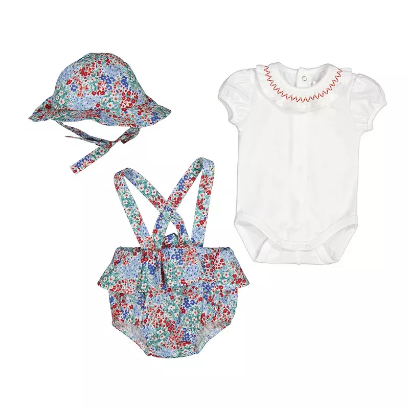 Conjunto short Mayoral tirantes y gorro