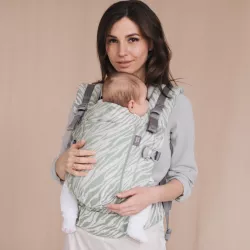 Mochila Portabebés Love & Carry ONE con funda impermeable
