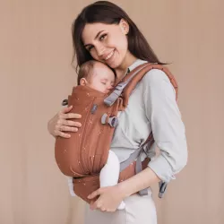 Porta-bebés Love & Carry ONE com capa impermeável