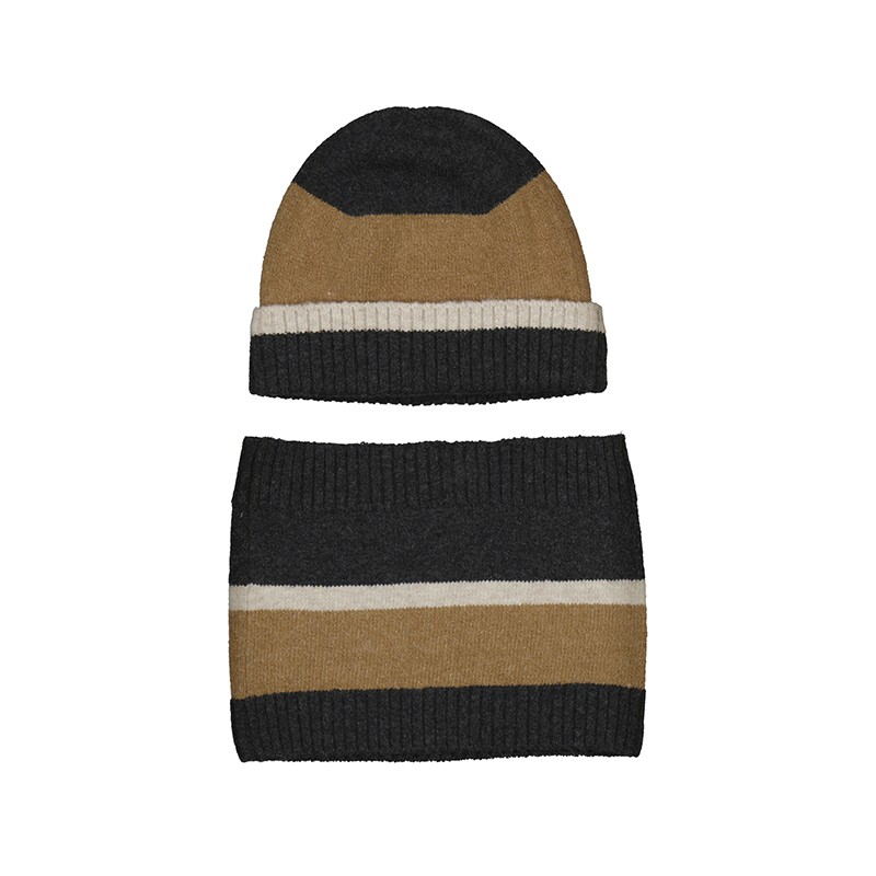 Conjunto de chapéu e gola Mayoral