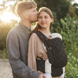 Porta-bebés Love & Carry ONE com capa