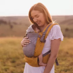 Porta-bebés Love & Carry ONE com capa