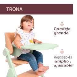 Cadeira alta Chicco Meraviglia com utensílios de mesa