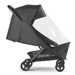 Cadeira de passeio Bugaboo Butterfly 2 com capa de chuva em plástico e barra de apoio para os braços