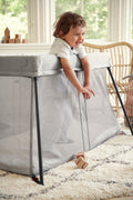 Cuna de viaje Babybjorn Light con sábana
