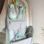 Neceser de higiene para colgar Beaba con 9 accesorios