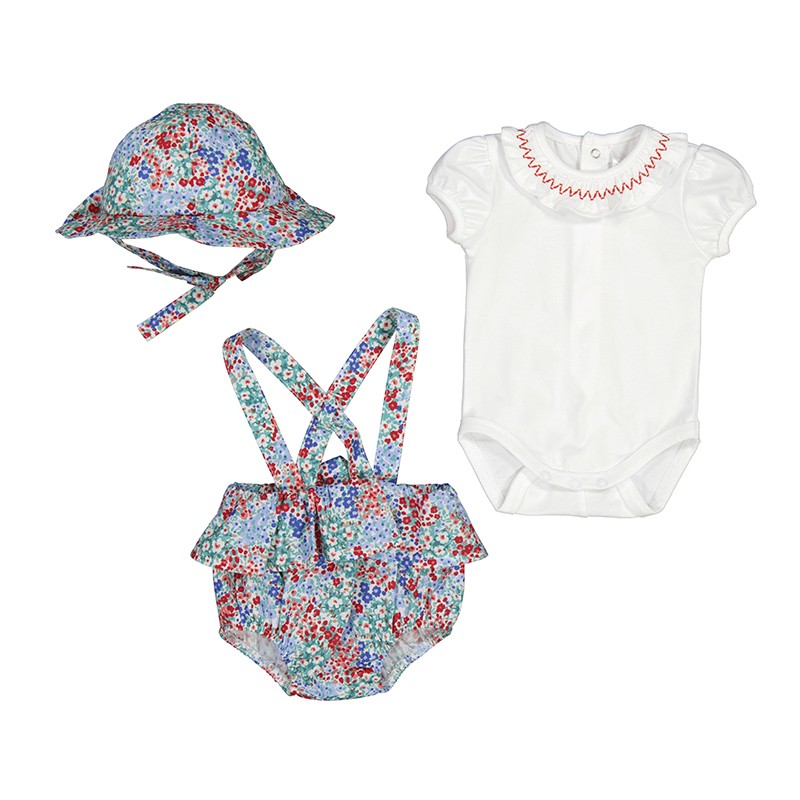 Conjunto short Mayoral tirantes y gorro