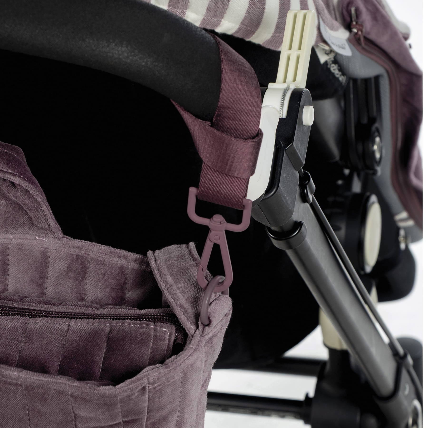 Bolsa Bucket Pasito a Pasito Cherry Velvet