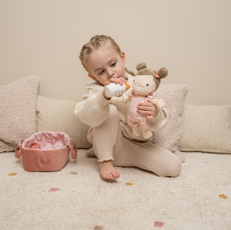 Muñeca Bebé Rosa Little Dutch Florecitas Rosadas