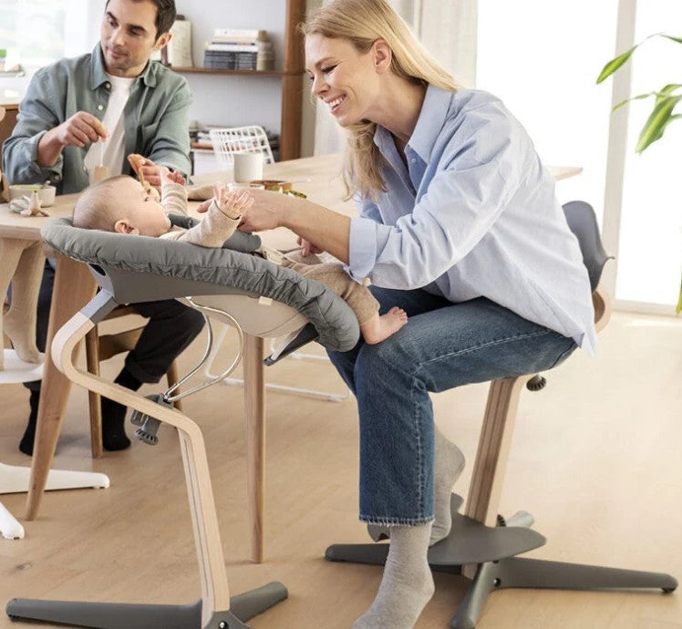 Trona Stokke NOMI con hamaca NewBorn